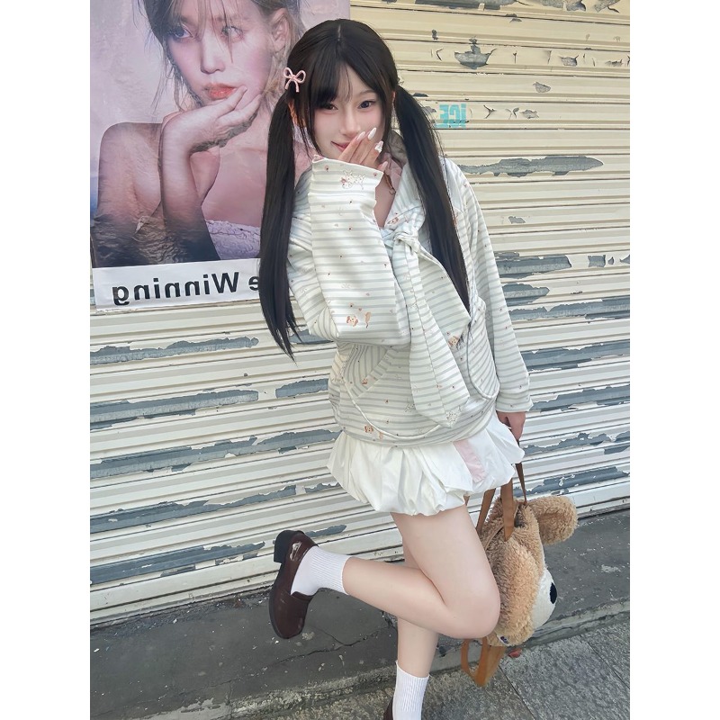 Hoodie Gaya Korea Lucu dengan  - Women Fashion Over The Years ulasan dan harga