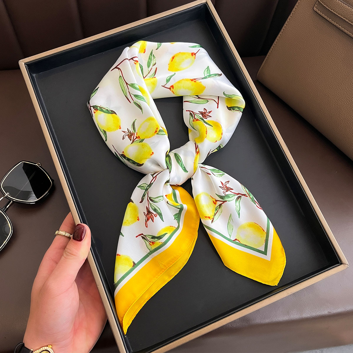 Syal Sutra Persegi Gambar Ceta - Women Fashion Necktie ulasan dan harga